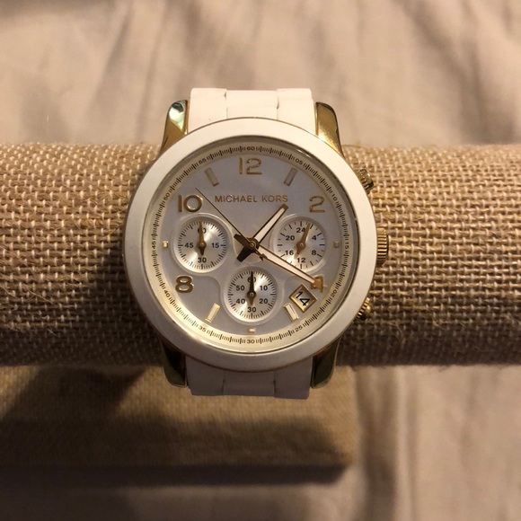 Michael Kors White Watch - Picture 1 of 3